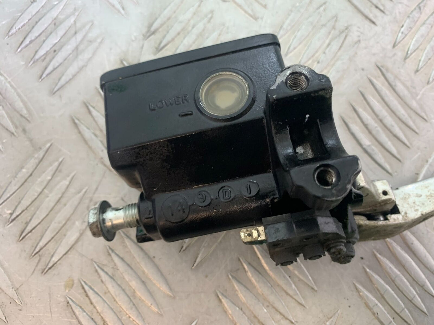 SUZUKI GSF1250 GSF 1250 BANDIT FRONT MASTER CYLINDER  YEAR 2010-14 (CMB1092)
