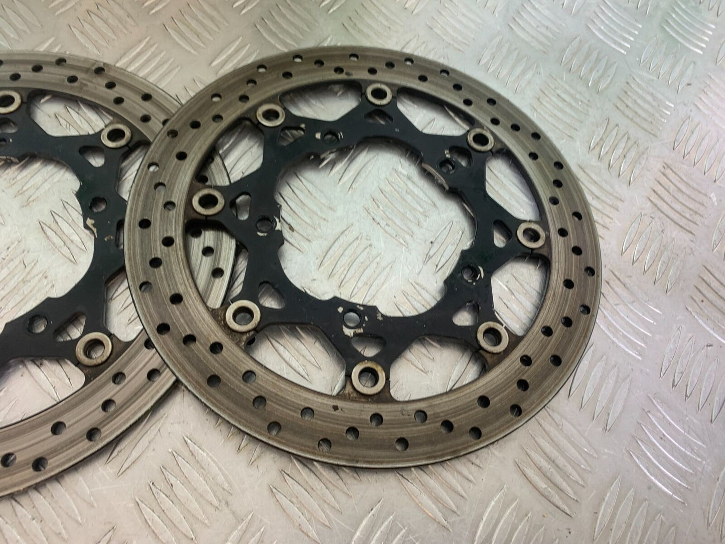 SUZUKI GSF1250 GSF 1250 BANDIT FRONT BRAKE DISCS   YEAR 2010-14 (CMB1092)