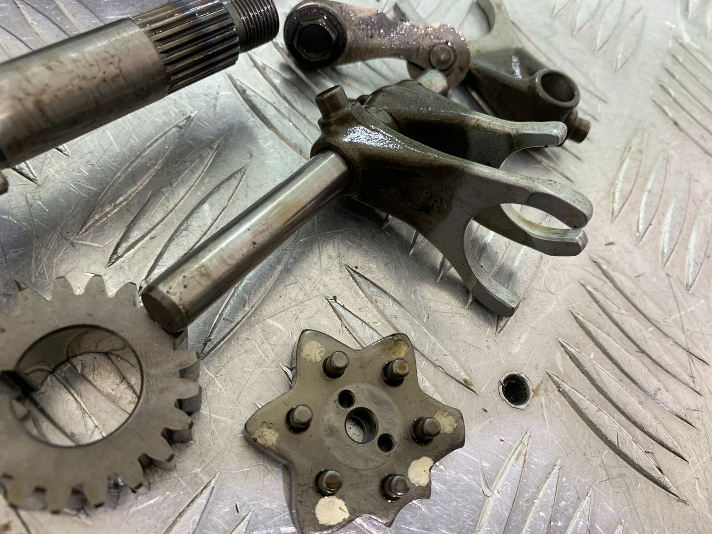 HONDA CBR125 CBR 125 GEARBOX YEAR 2004-06  (CMB1040)