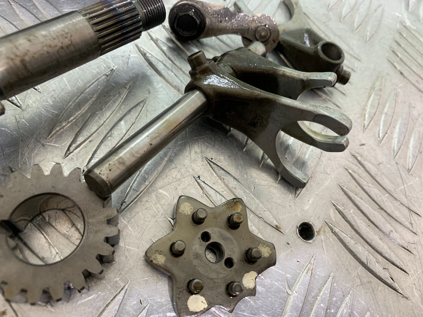 HONDA CBR125 CBR 125 GEARBOX YEAR 2004-06  (CMB1040)