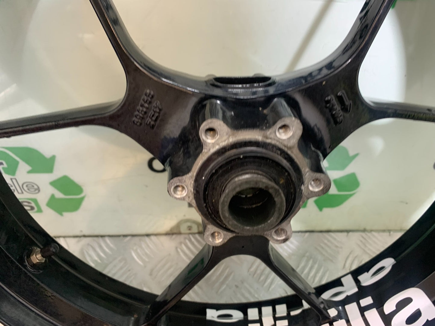 APRILIA TUONO 1000 V4 FRONT WHEEL  YEAR 2013-2014 (CMB1239)