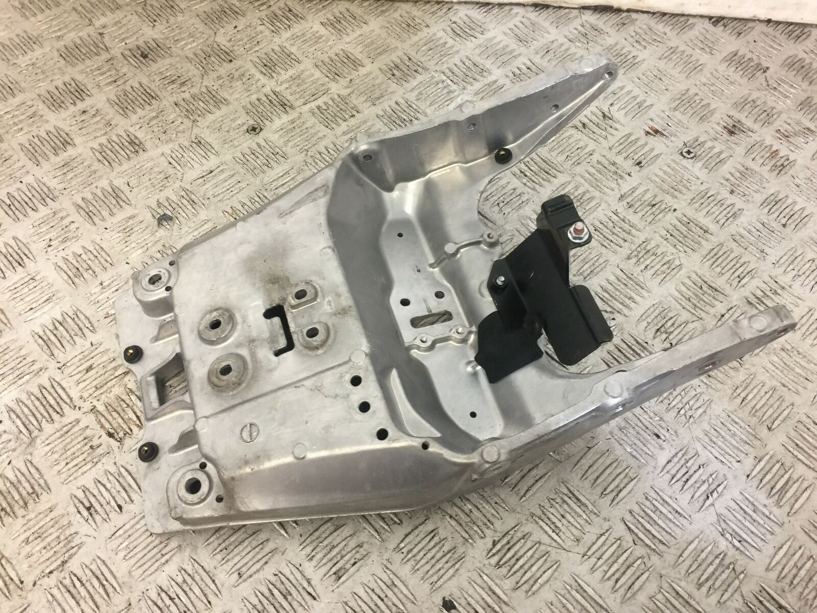 KAWASAKI Z1000 SX REAR SUBFRAME  YEAR 2017 (STOCK 668)