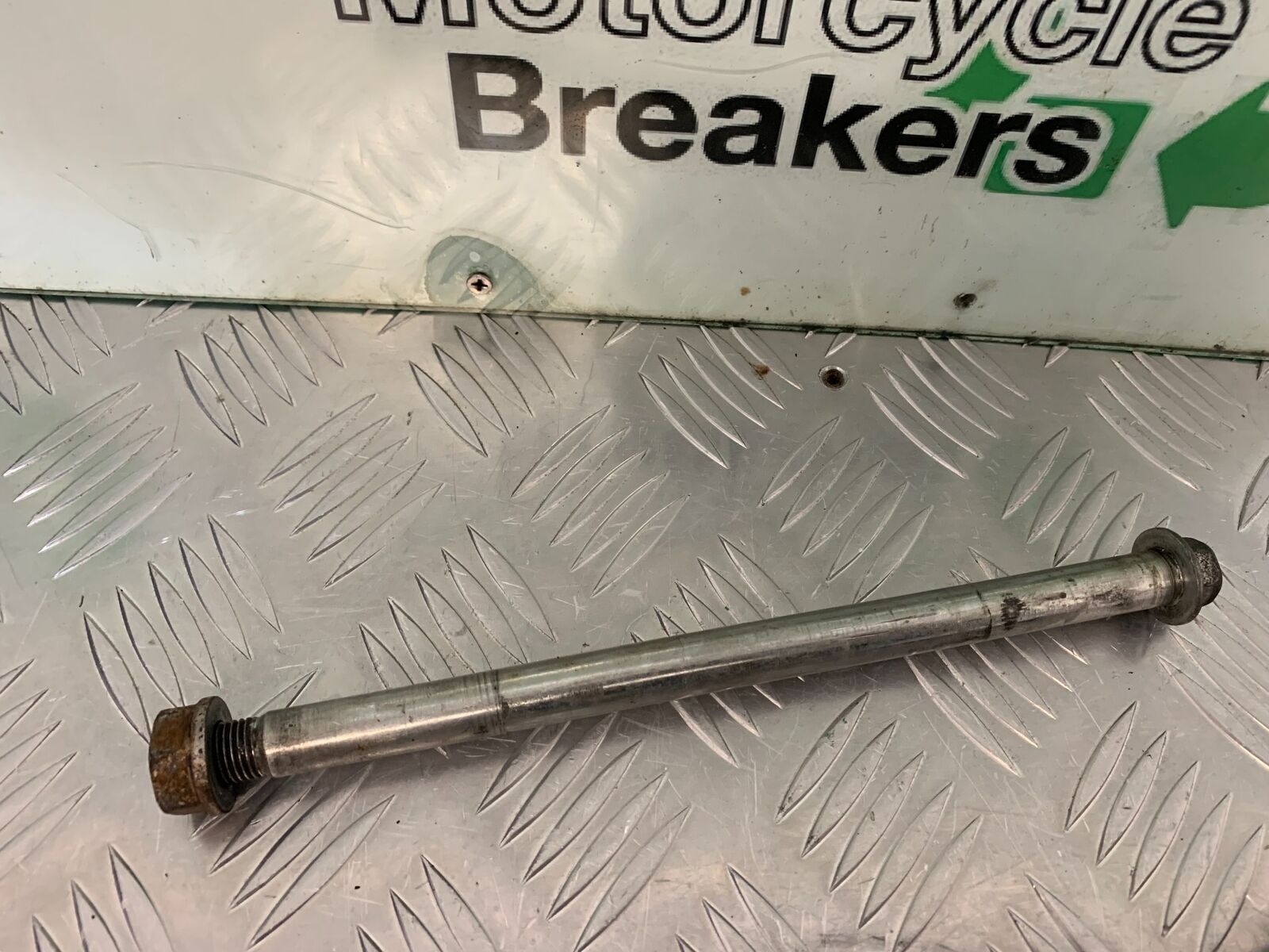 KAWASAKI KLR250 KLR 250 SWINGARM SPINDLE  YEAR 1984-2001 (STOCK 980)