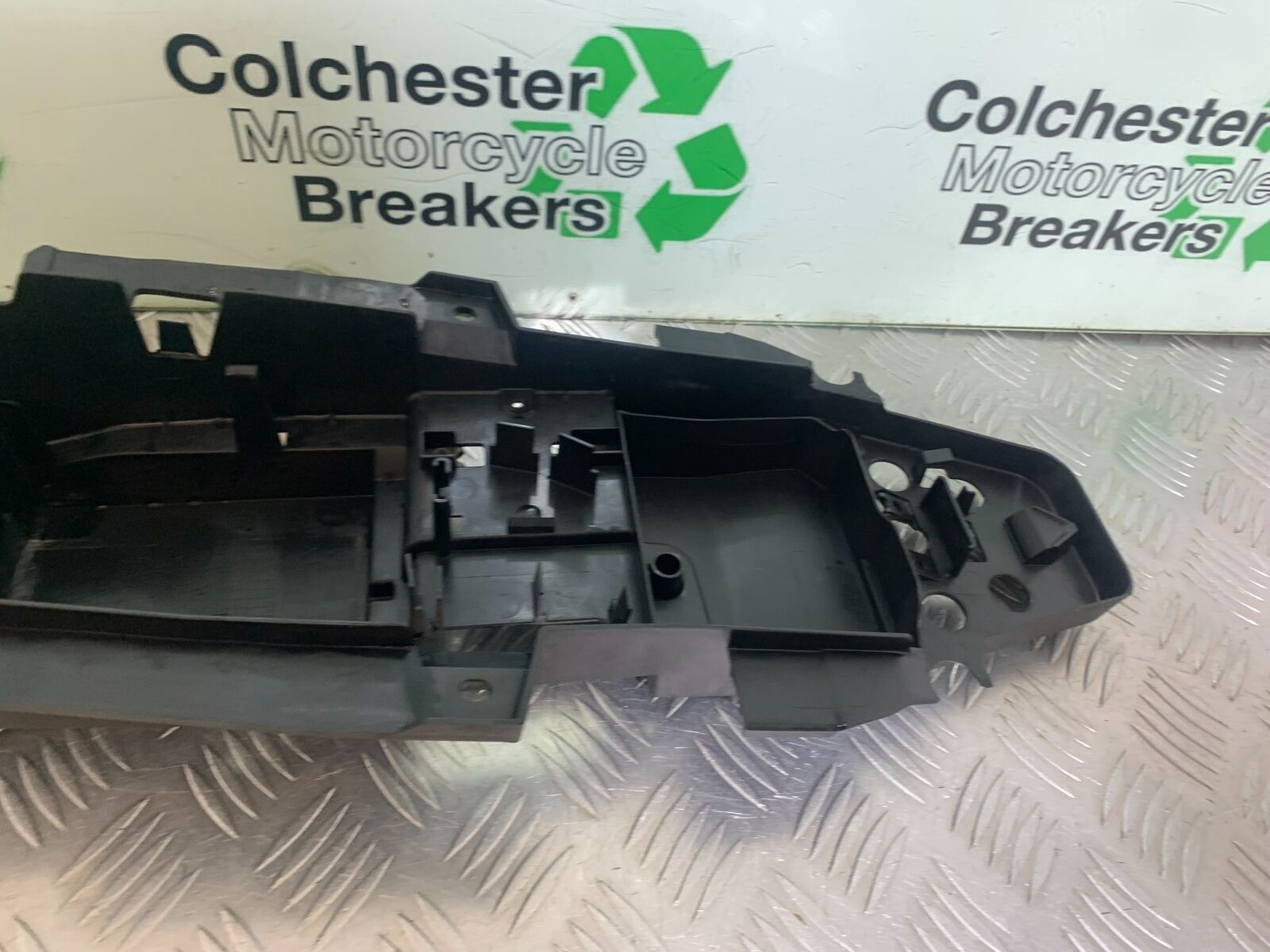 YAMAHA XSR900 XSR 900 UNDERTRAY  YEAR 2021-2022 (CMB1073)