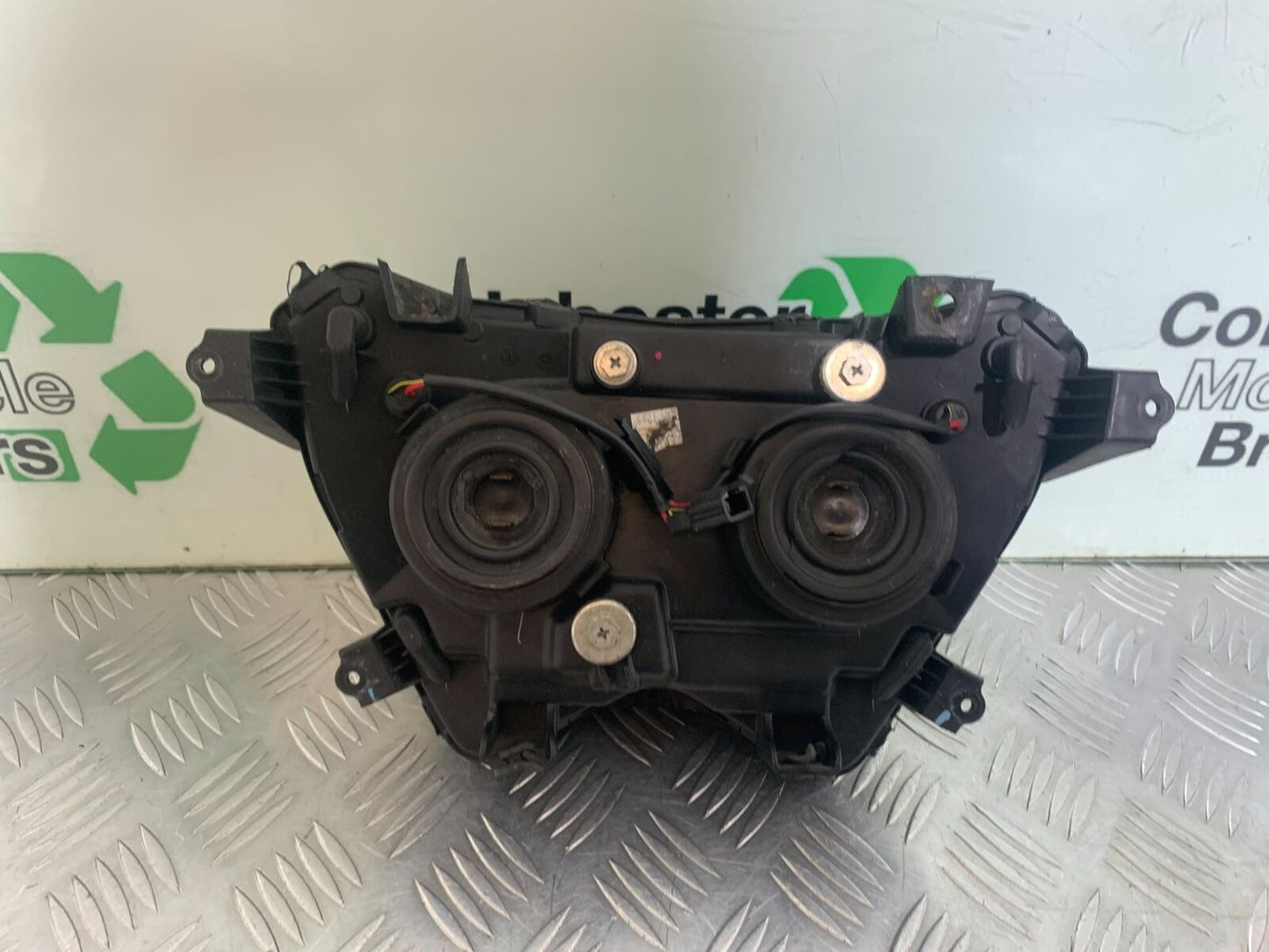 KAWASAKI Z800 Z 800 HEADLIGHT   YEAR 2013-2017 (CMB1059)