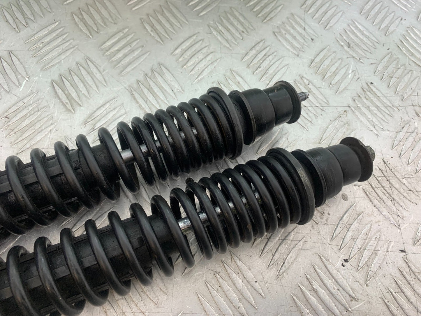 PIAGGIO VESPA GTS 125 REAR SHOCKS  YEAR 2009-2014  (CMB1261)