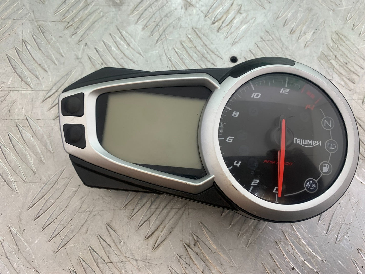 TRIUMPH 675 STREET TRIPLE CLOCKS SPEEDO DASH   2013-2016(CMB1186)