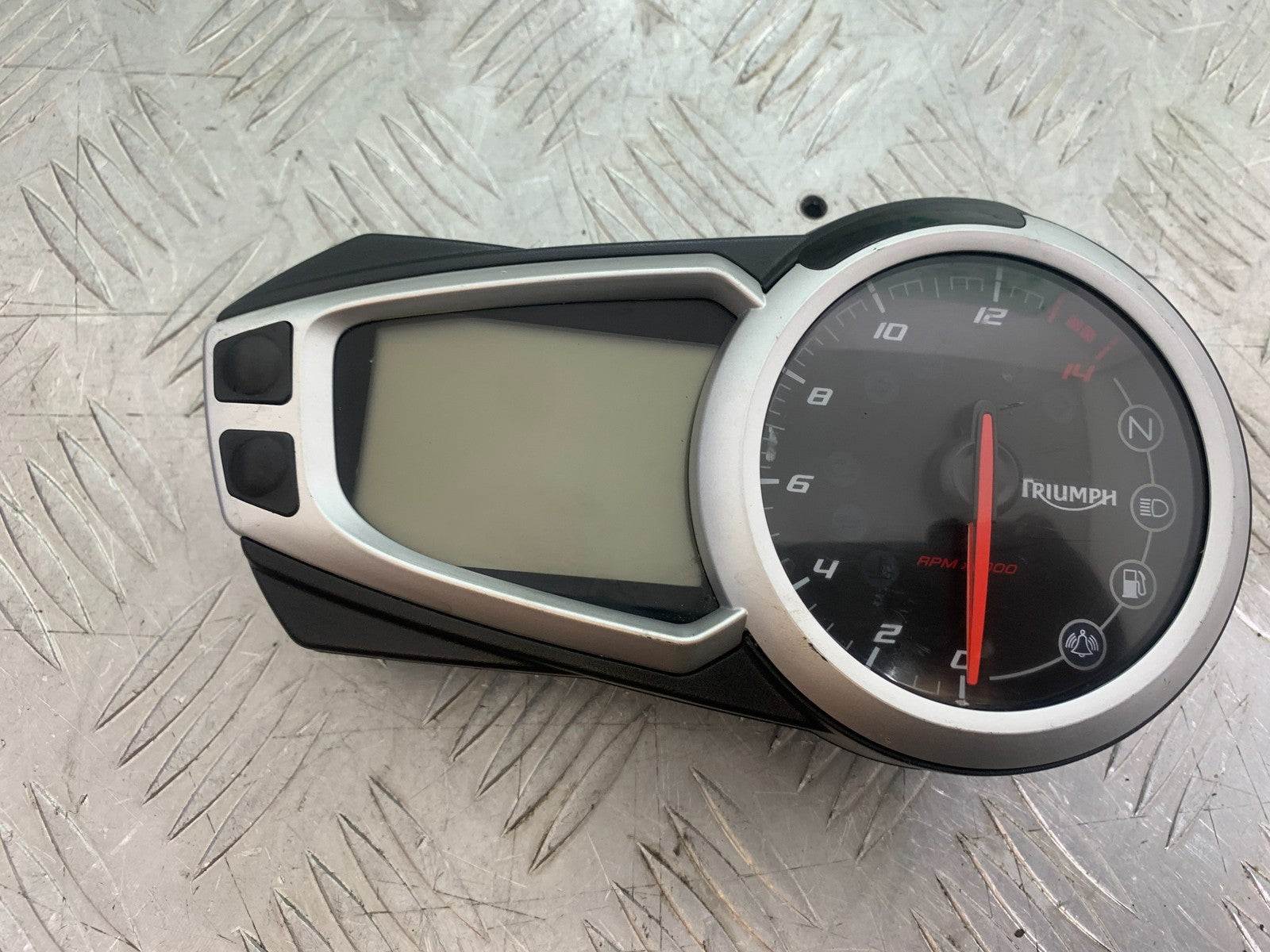 TRIUMPH 675 STREET TRIPLE CLOCKS SPEEDO DASH   2013-2016(CMB1186)