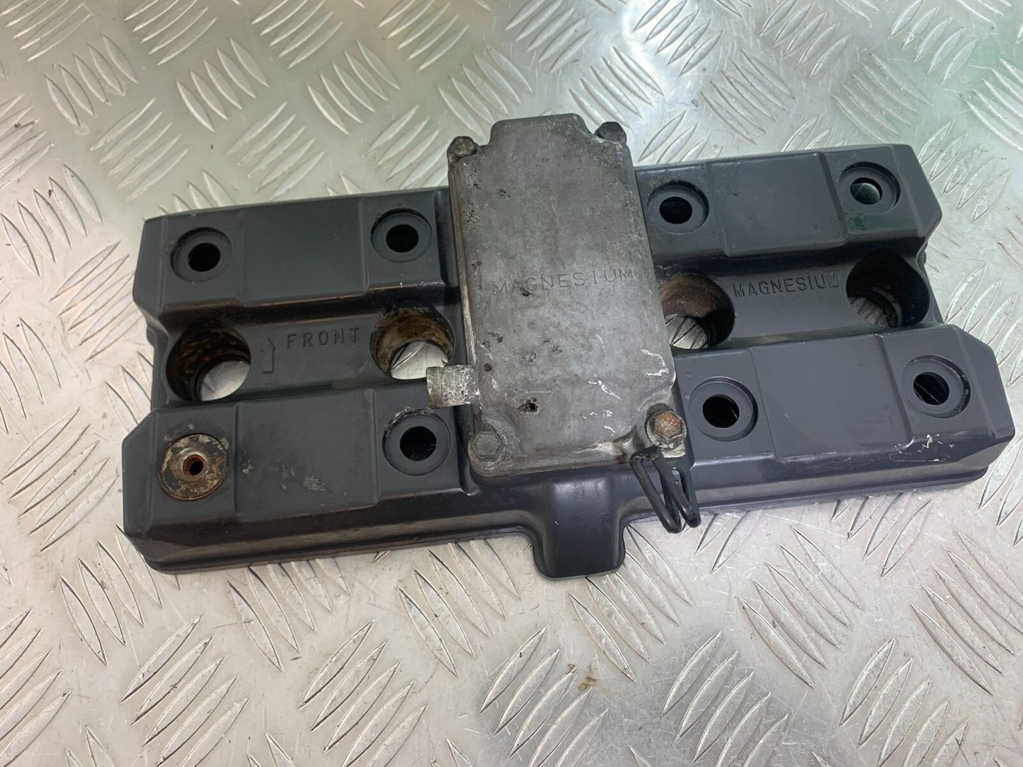 SUZUKI RF900 RF 900 ROCKER COVER YEAR 1999-1999 (CMB 1020)