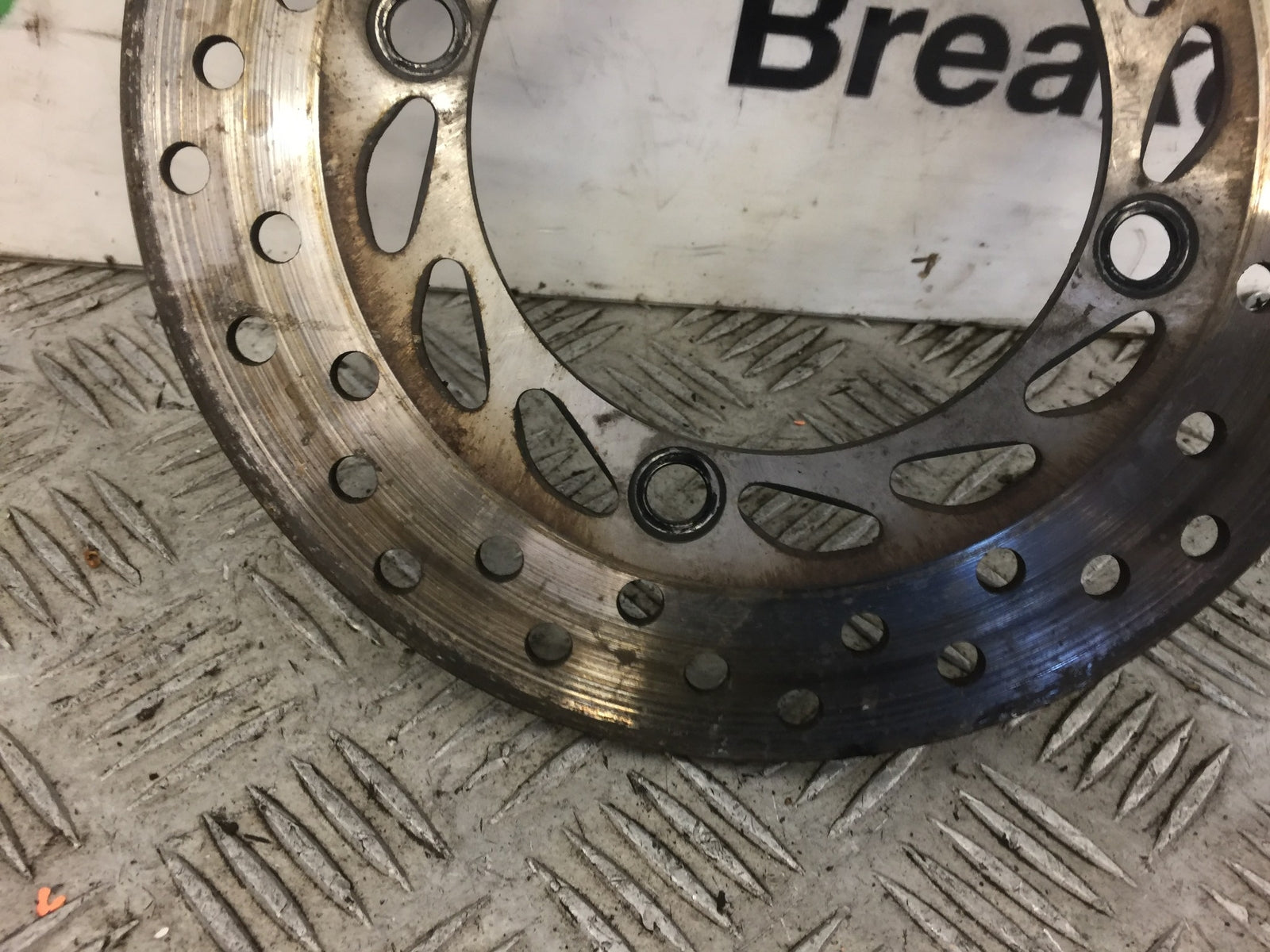 HONDA CBR125 CBR 125 REAR BRAKE DISC  YEAR 2011-2017 (STOCK 334)