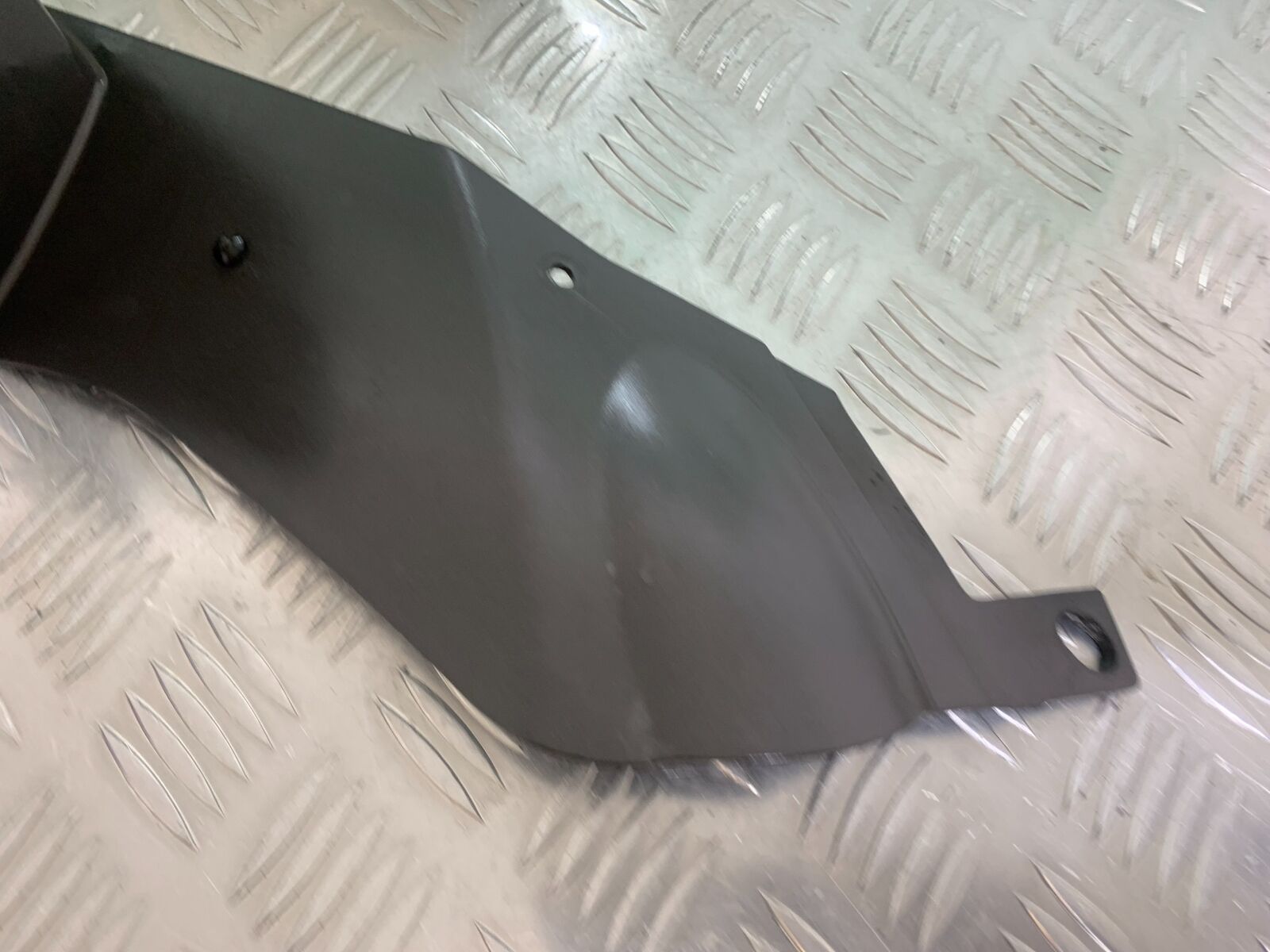 TRIUMPH 600 DAYTONA RIGHT TOP FAIRING INFILL PANEL  YEAR 2003-2006 (STOCK 999)