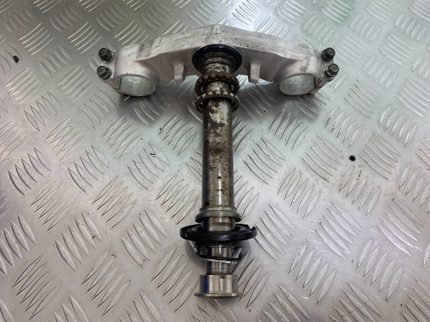 KAWASAKI ZZR1200 ZZR 1200 BOTTOM YOKE  YEAR 2002-05 (STOCK 993)