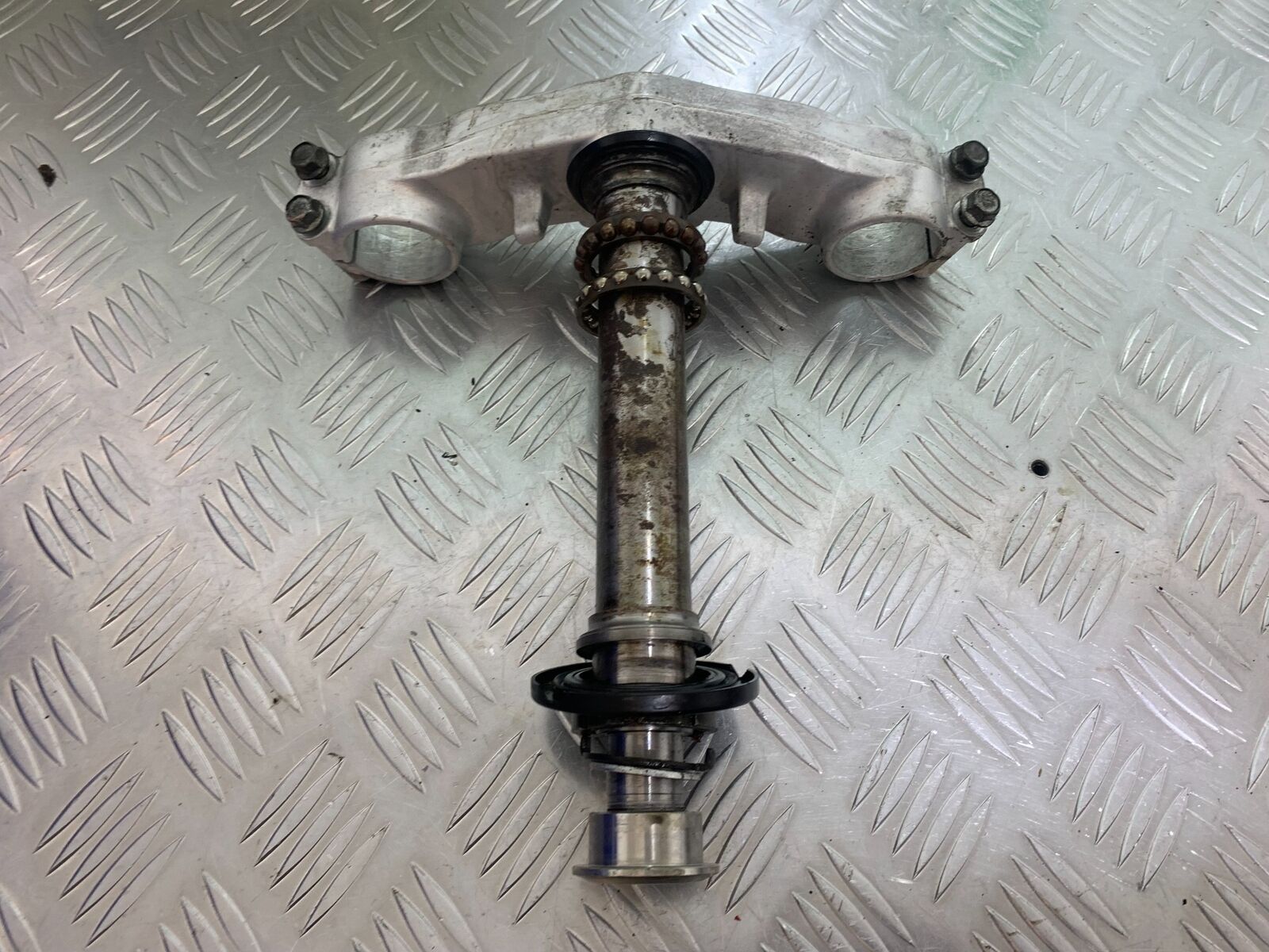 KAWASAKI ZZR1200 ZZR 1200 BOTTOM YOKE  YEAR 2002-05 (STOCK 993)
