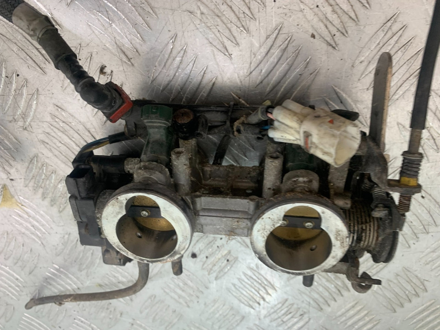 KAWASAKI ER6 F ER6F THROTTLE BODIES  (SOLD AS PARTS)   YEAR 2005-2008 (CMB1277)