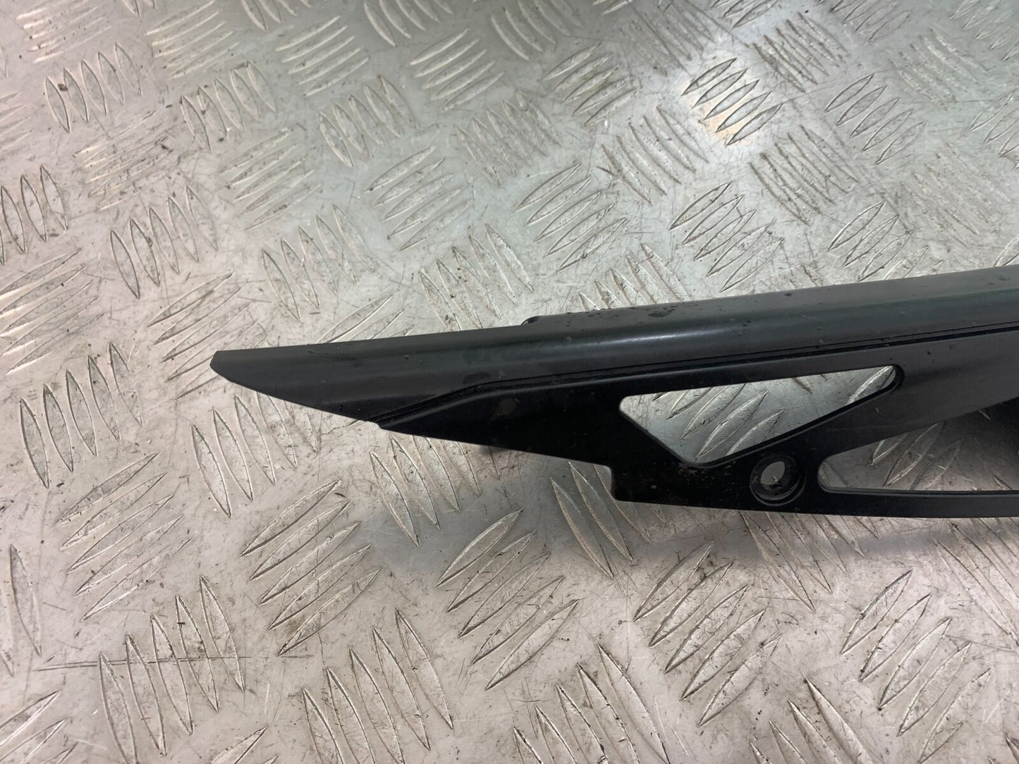 YAMAHA XT125 X XT 125 X CHAIN GUARD   2005-2011 (CMB1097)