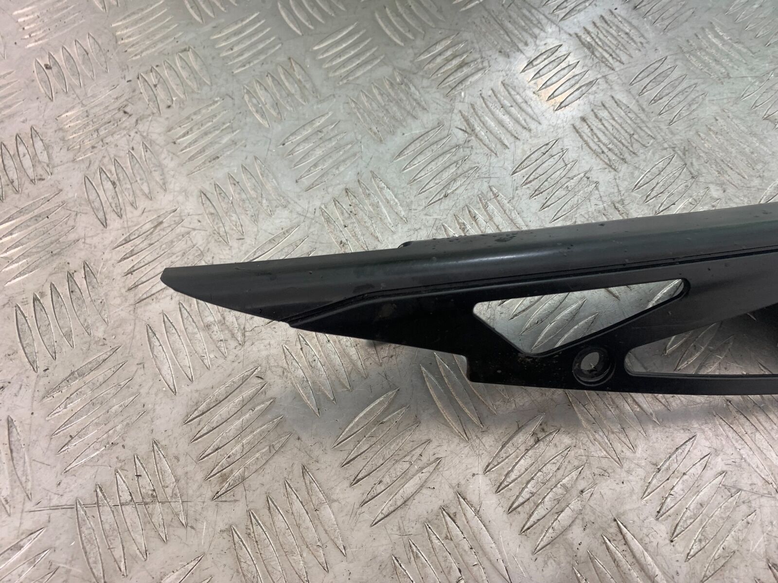YAMAHA XT125 X XT 125 X CHAIN GUARD   2005-2011 (CMB1097)