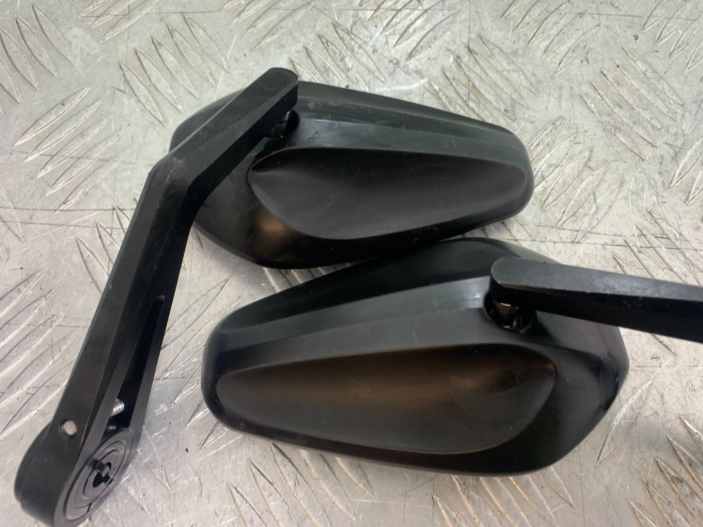 TRIUMPH 675 STREET TRIPLE R MIRRORS  YEAR 2013 - 2016 (CMB1221)