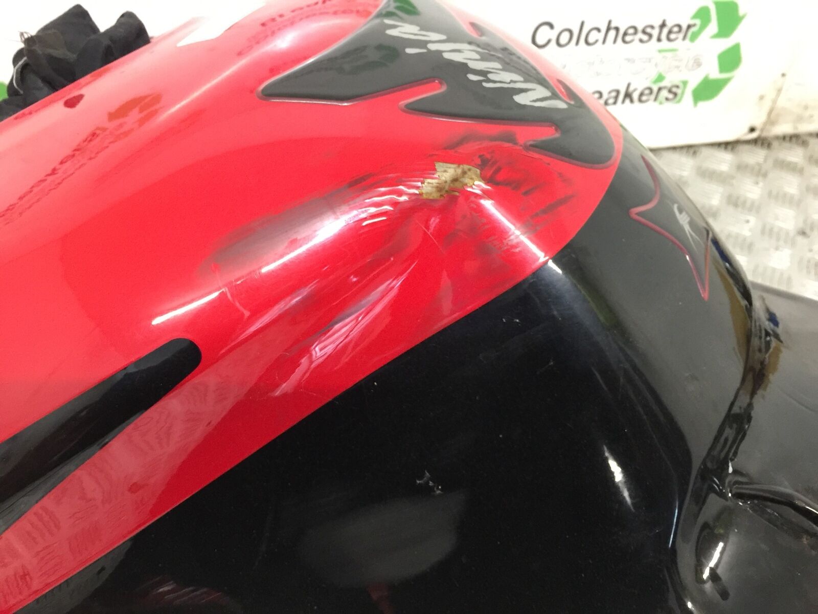 KAWASAKI ZX9R ZX9B PETROL TANK  YEAR 1994 (STOCK 860)