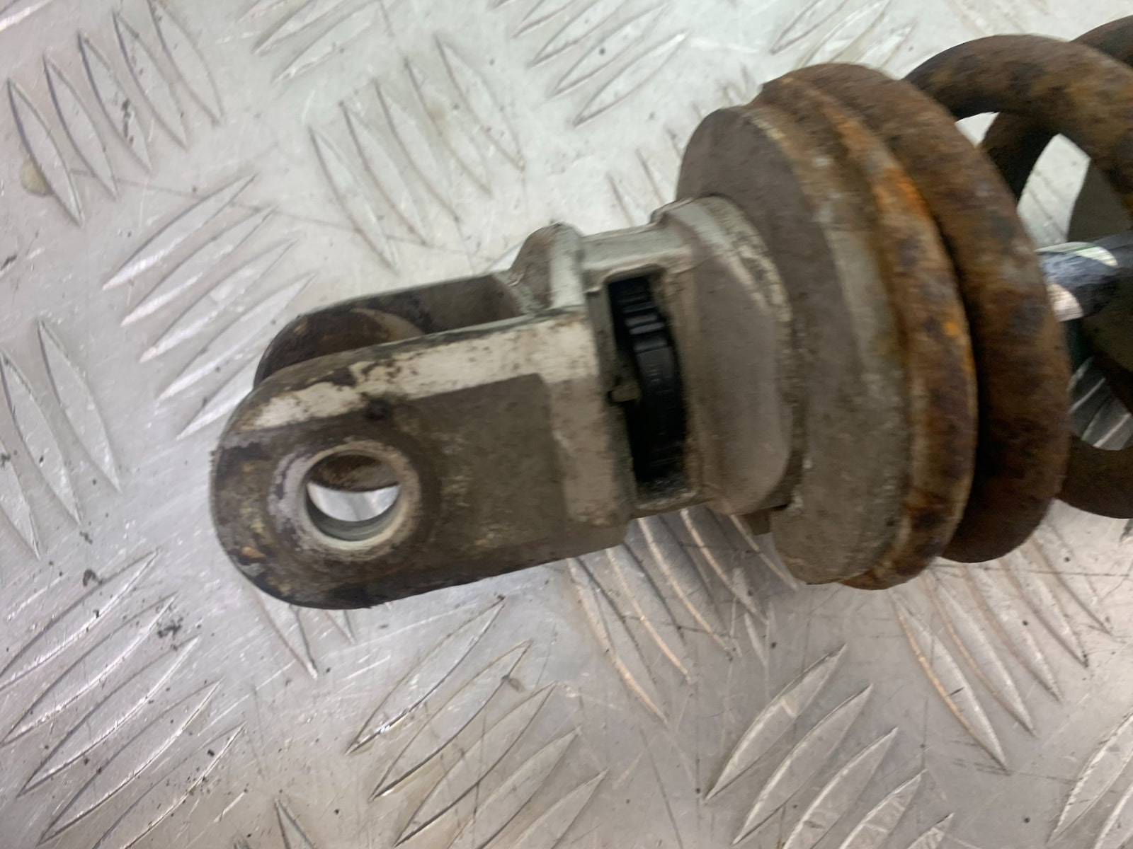 KAWASAKI ZZR1100 D REAR SHOCK    YEAR 1993-2001 (CMB1164)