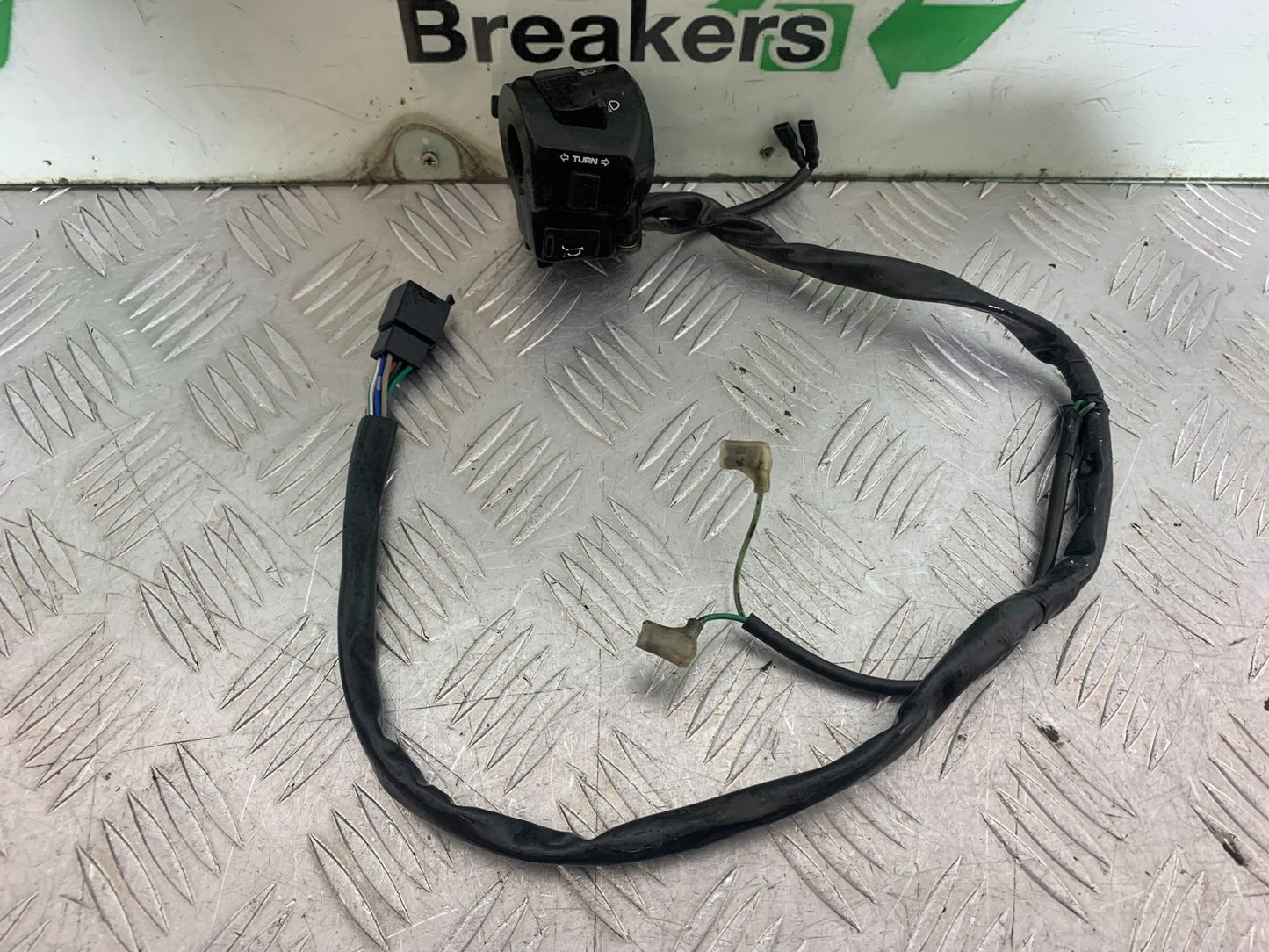 HONDA CBR1100 BLACKBIRD LEFT SWITCH GEAR  YEAR 1999-2005 (CMB1232)