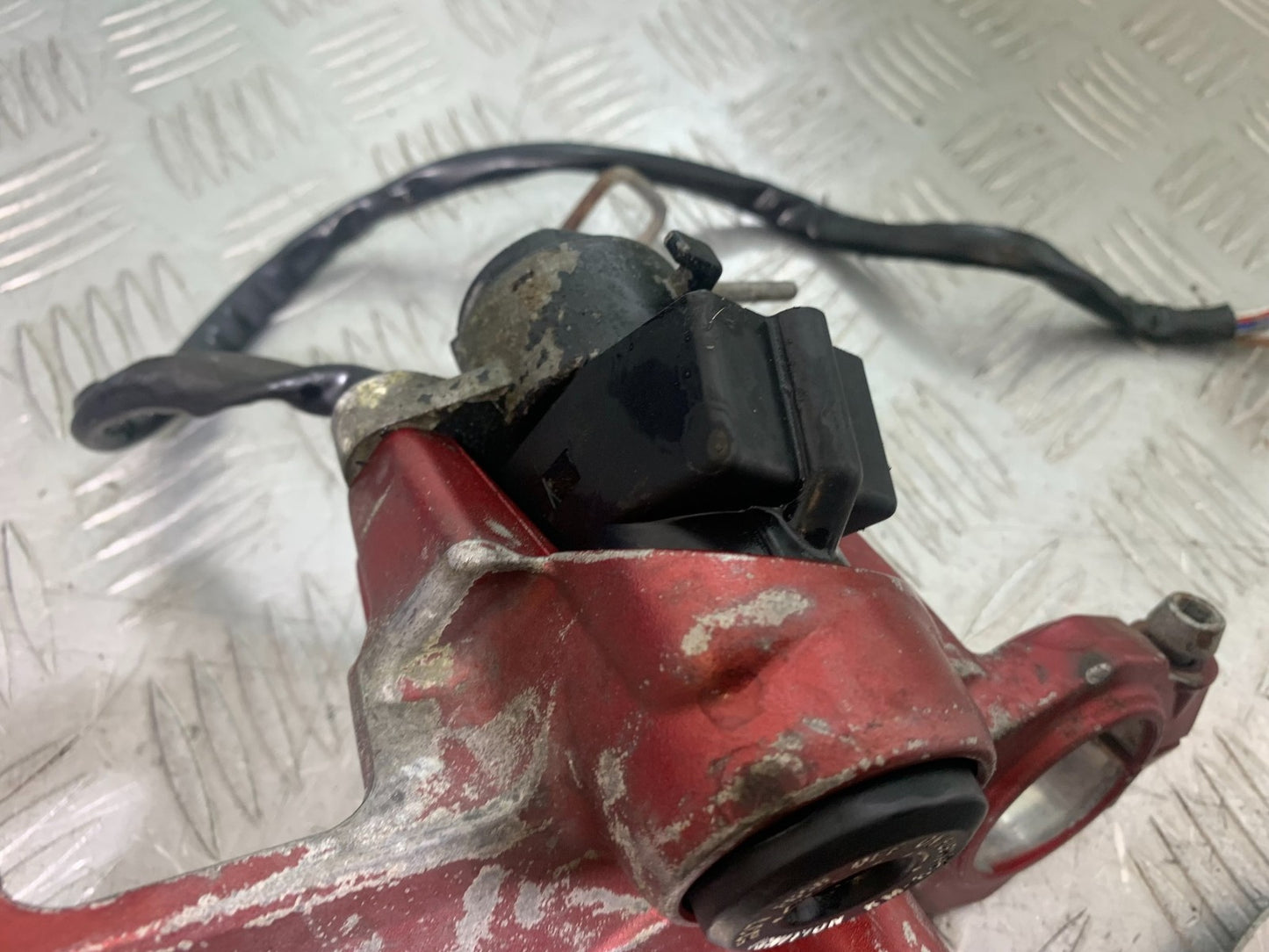 KAWASAKI ER6 F ER6F LOCKS AND KEYS    YEAR 2005-2008 (CMB1277)