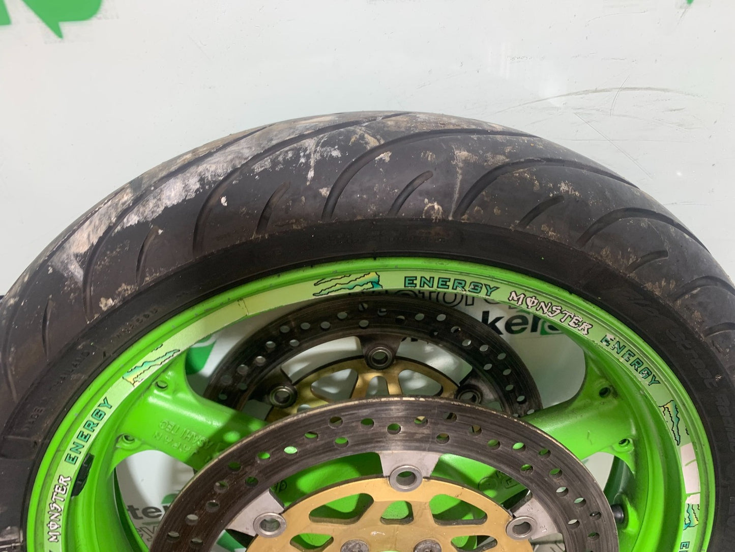 KAWASAKI ZX9R ZX9 E1 FRONT WHEEL AND DISCS   YEAR 2000-01 (CMB1171)