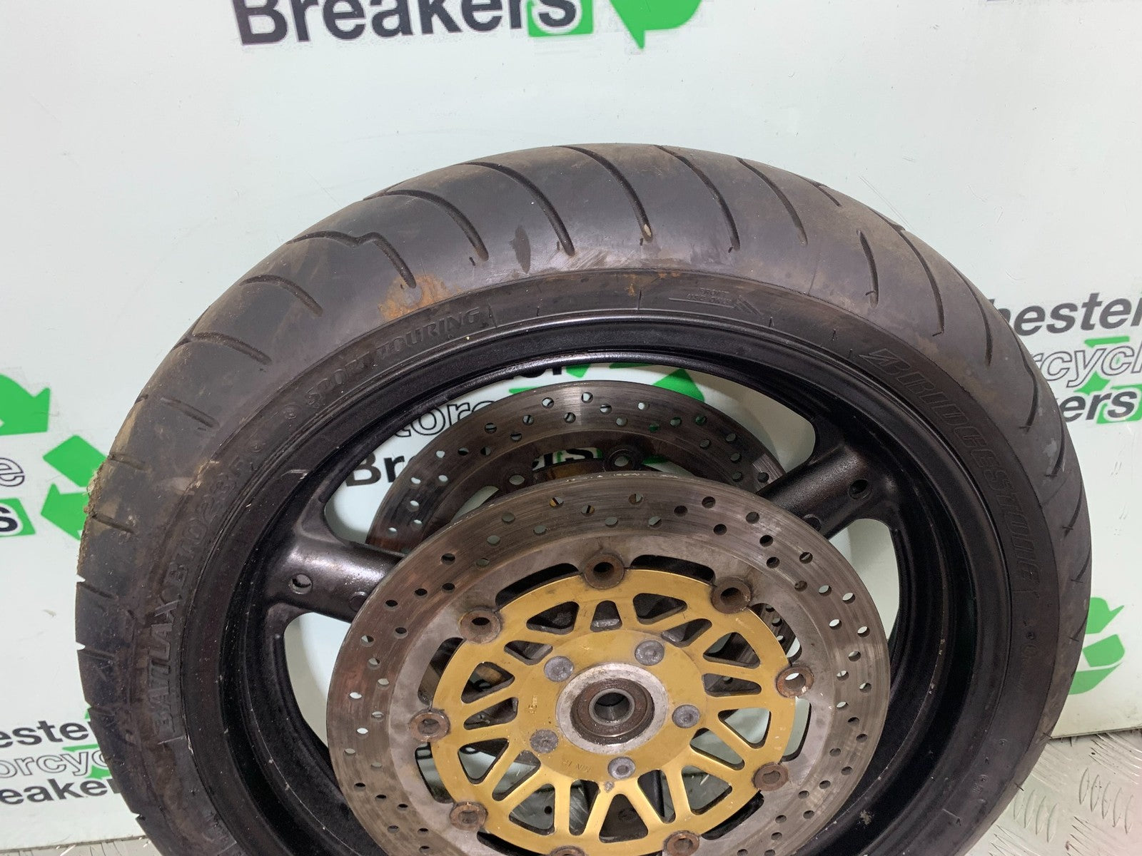 SUZUKI GSF1200 GSF 1200 BANDIT FRONT WHEEL AND DISCS   YEAR 2001-2004 (CMB1188)