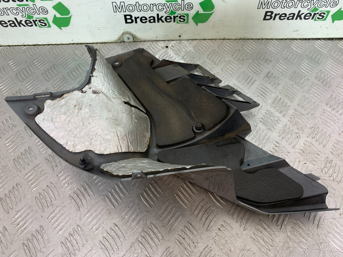 KAWASAKI GTR1400 GTR 1400 RIGHT MIDDLE FAIRING PANEL   YEAR 2007-2009 (CMB1306)