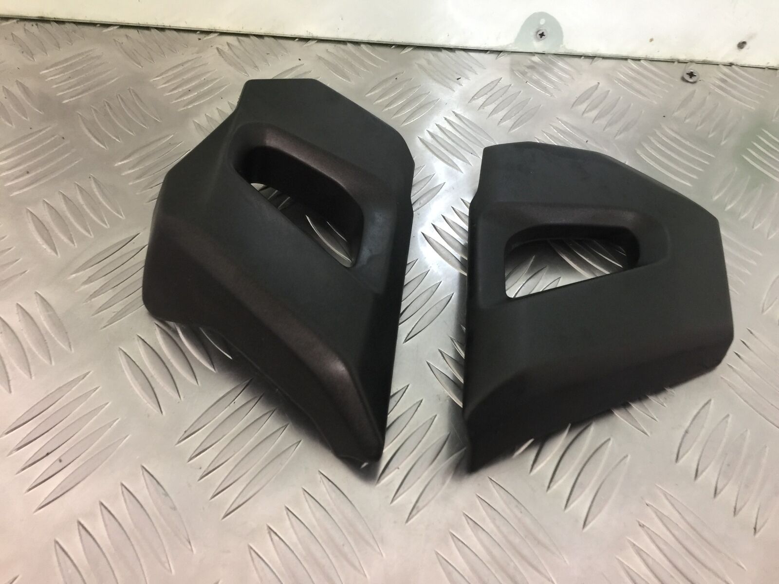 KAWASAKI VN 650 VULCAN LEFT & RIGHT INFILLS  YEAR 2017-2021 (STOCK 924)