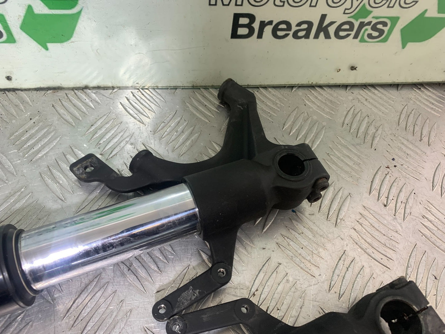 YAMAHA YZF R1 14 B BIG BANG FORKS  2009-14 (CMB1175)
