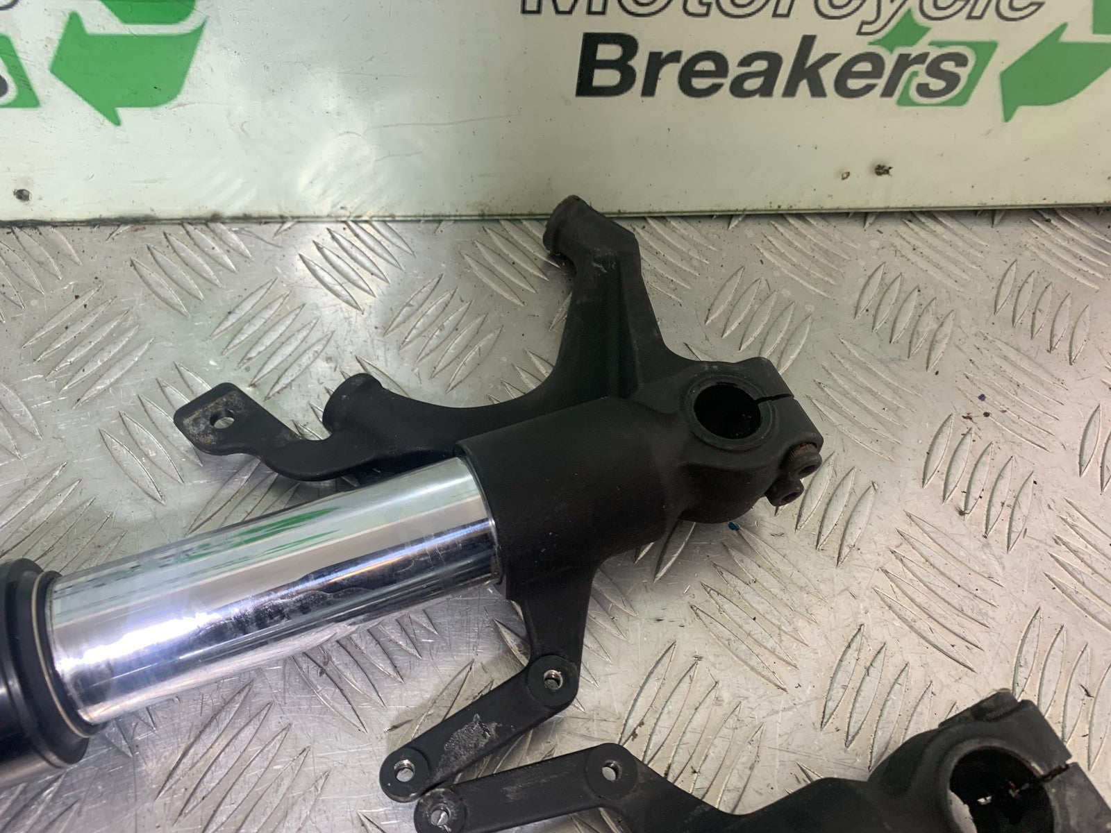 YAMAHA YZF R1 14 B BIG BANG FORKS  2009-14 (CMB1175)