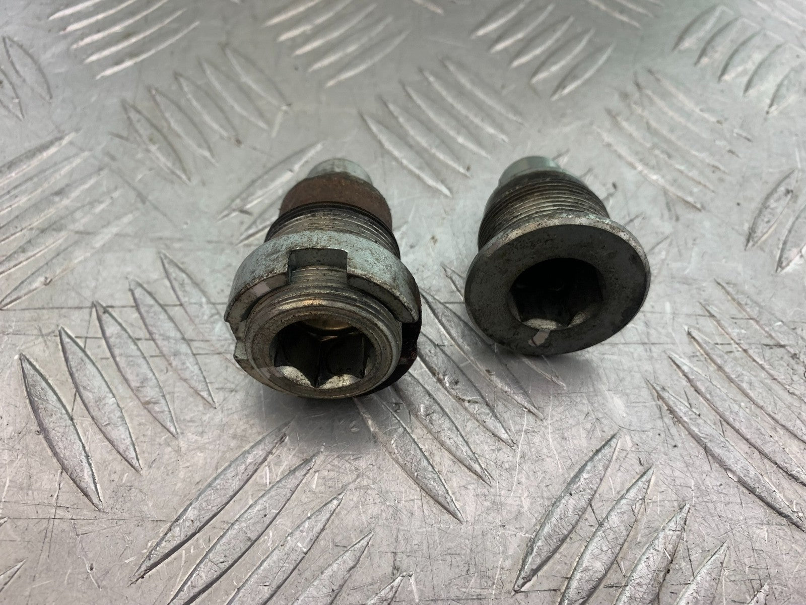 HONDA VT750 SHADOW REAR WHEEL SPINDLES  YEAR 2003-2004 (CMB1265)