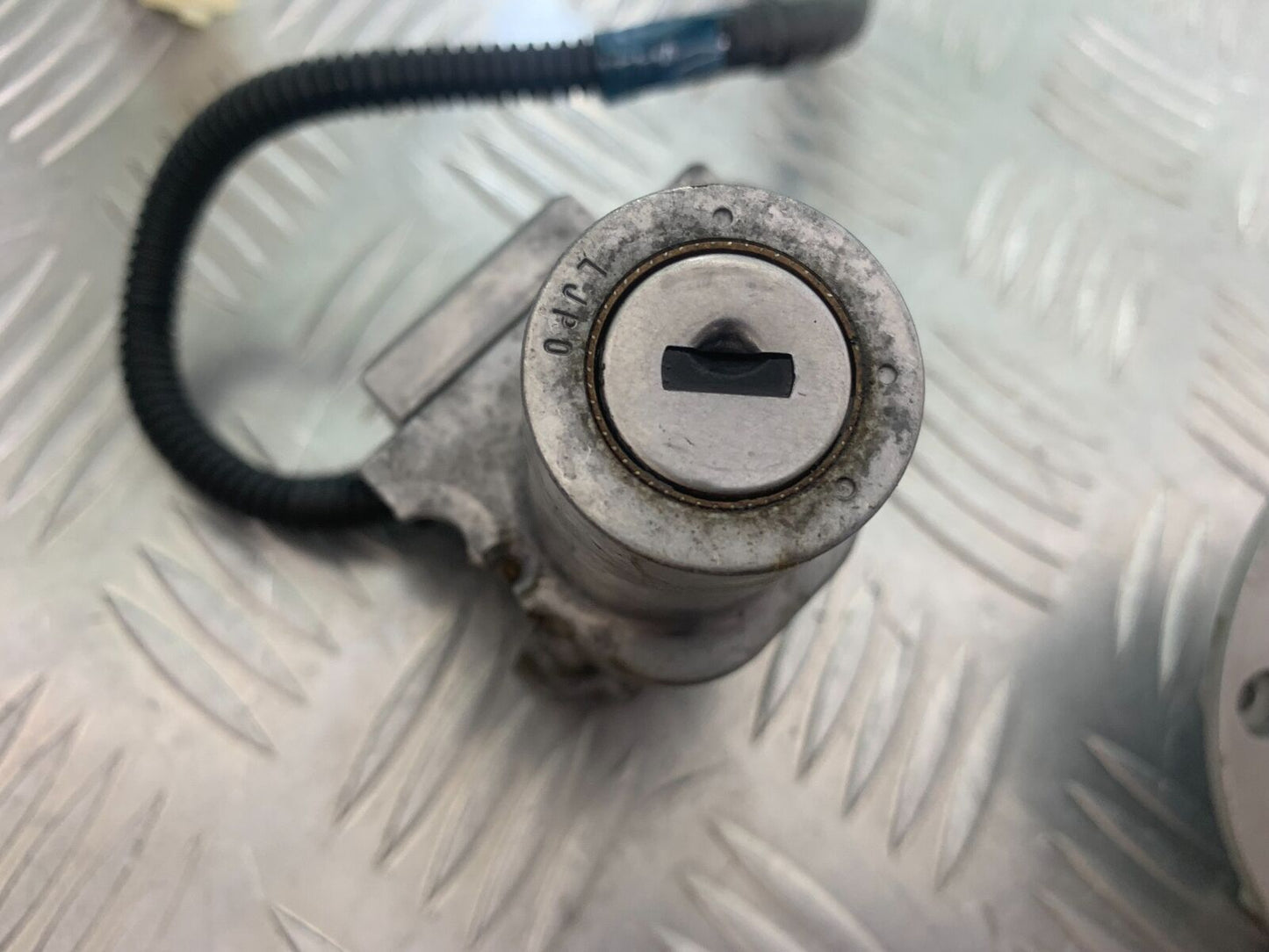 HONDA CBR 929 RRY FIREBLADE ECU LOCKS KEY  YEAR 2000-01 (CMB1026)