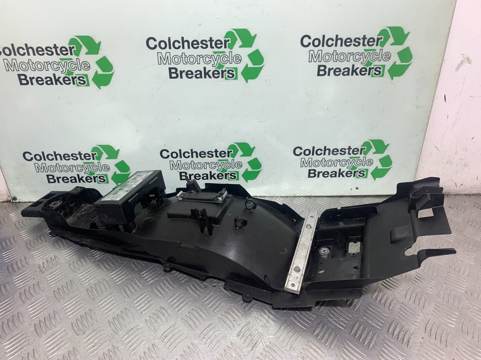 KAWASAKI GTR1400 GTR 1400 UNDERTRAY  YEAR 2007-2009 (CMB1174)