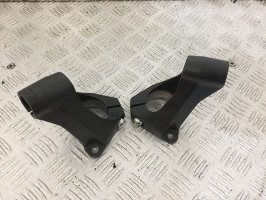 KAWASAKI NINJA 1000 SX Z1000SX LEFT AND RIGHT BAR CLAMPS  YEAR 2019  (STOCK 830)