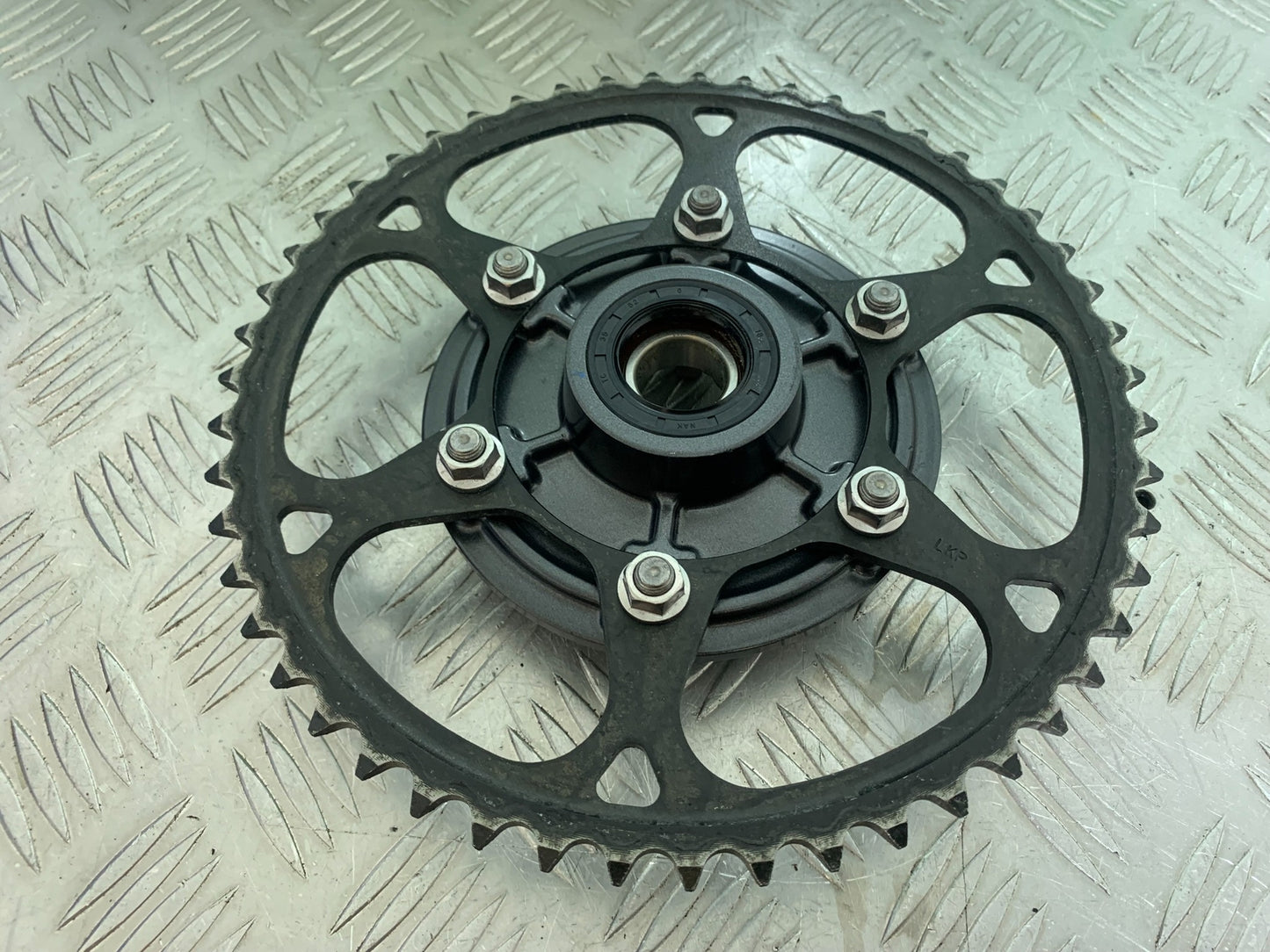 TRIUMPH TRIDENT 660 REAR SPROCKET CARRIER YEAR 2021-2024 (CMB1148)