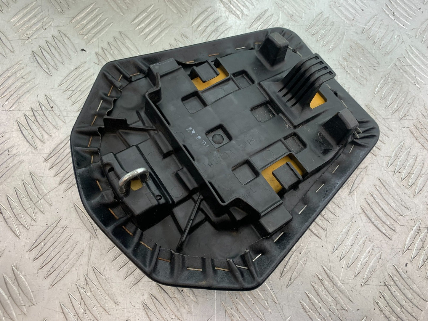 HONDA CBR1000 rr FIREBLADE REAR SEAT  2012-2016 (CMB1280)