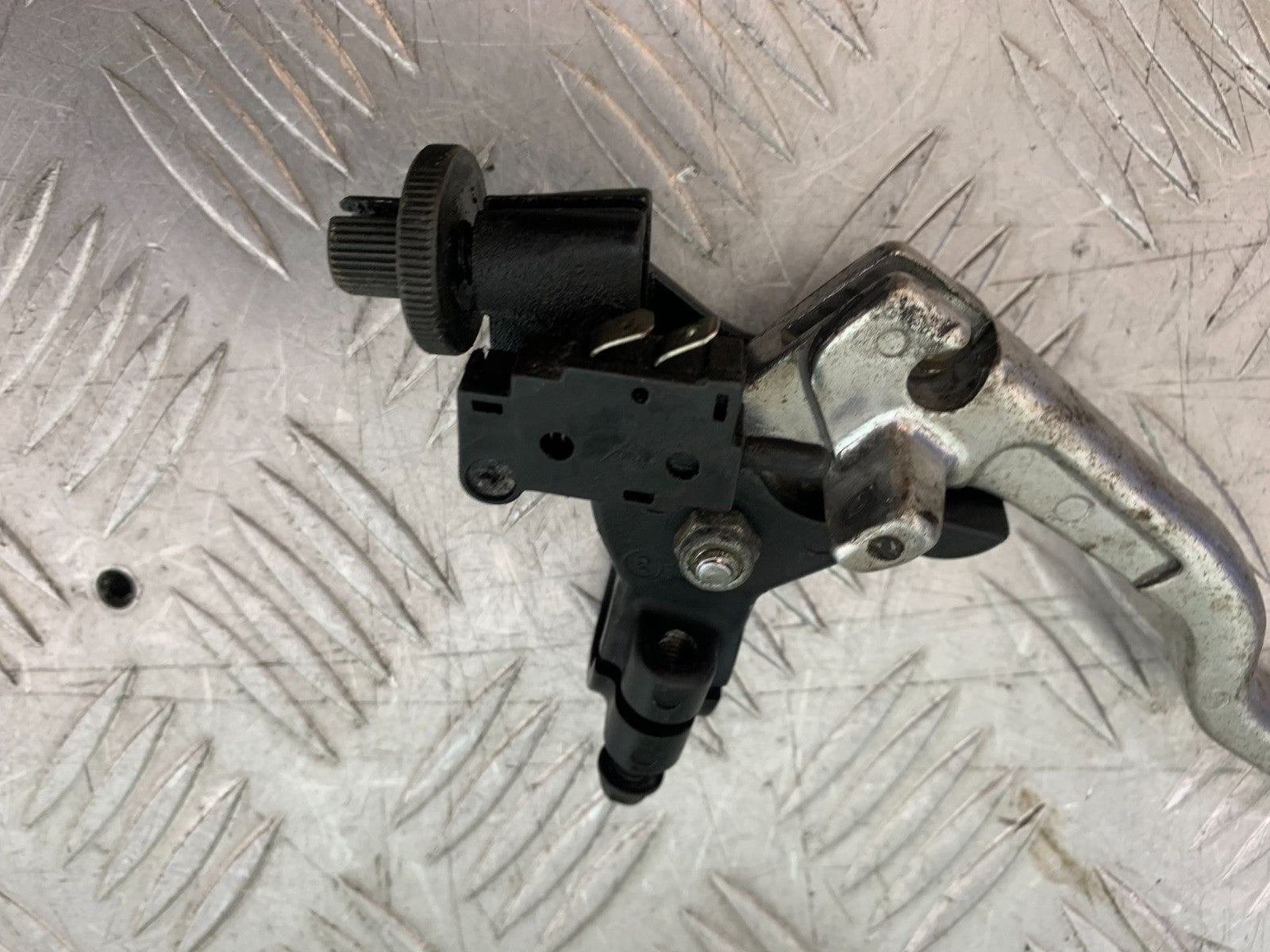 HONDA CBF600 CBF 600 CLUTCH LEVER AND BRACKET   YEAR 2004 -07 (CMB1247)