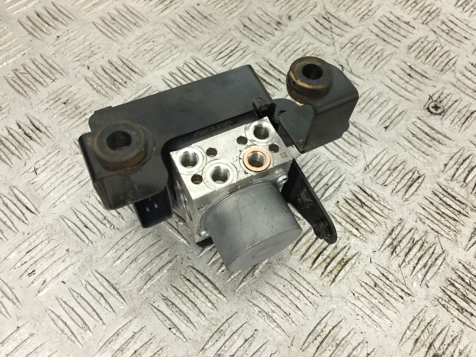 YAMAHA MT03 ABS PUMP  YEAR 2018  (STOCK 801)