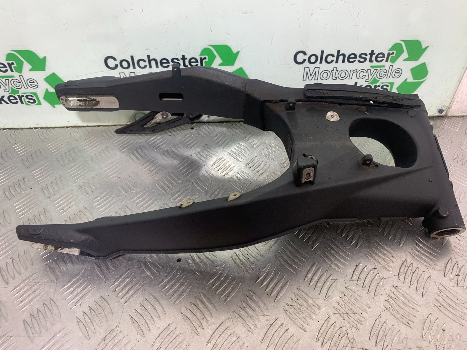 TRIUMPH 675 STREET TRIPLE SWINGARM 2013-2016 (CMB1186)