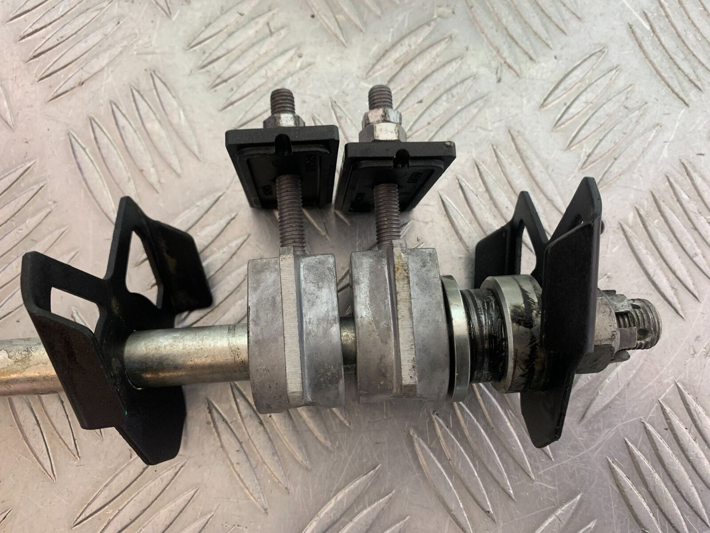 KAWASAKI NINJA 400 EX 400 REAR WHEEL SPINDLE  YEAR 2024 (CMB1075)