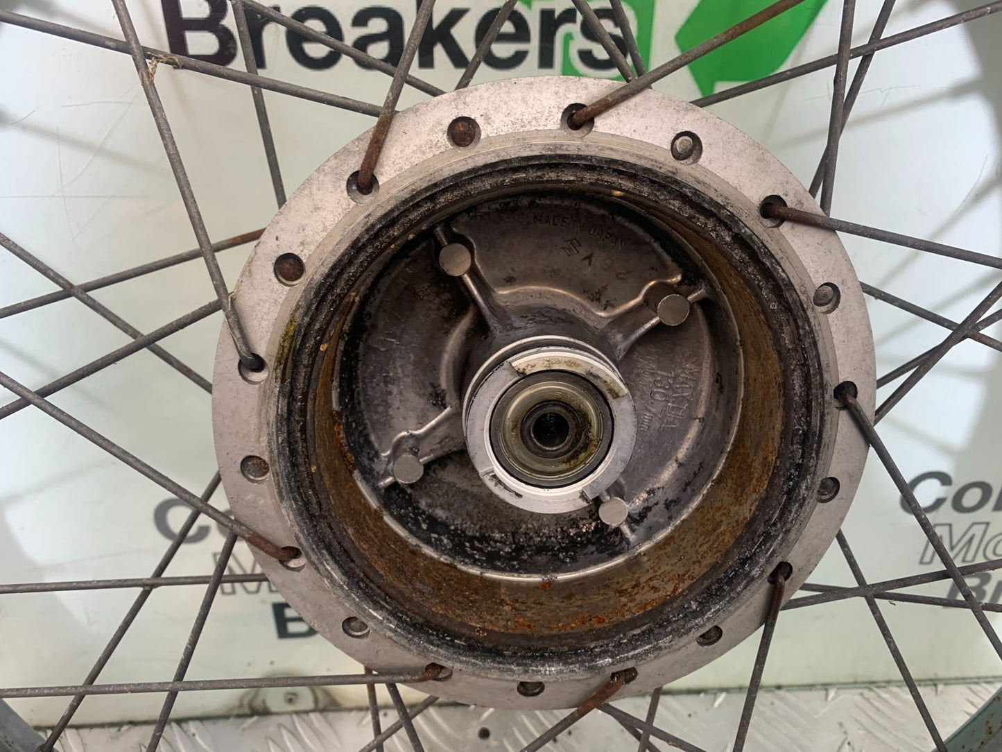 SUZUKI GP100 GP 100 FRONT WHEEL  YEAR 1978-1988 (CMB1259)
