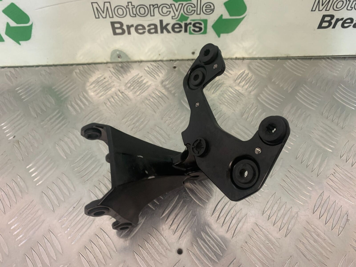 TRIUMPH 675 STREET TRIPLE RX FAIRING BRACKET YEAR 2015-17 (STOCK 971)