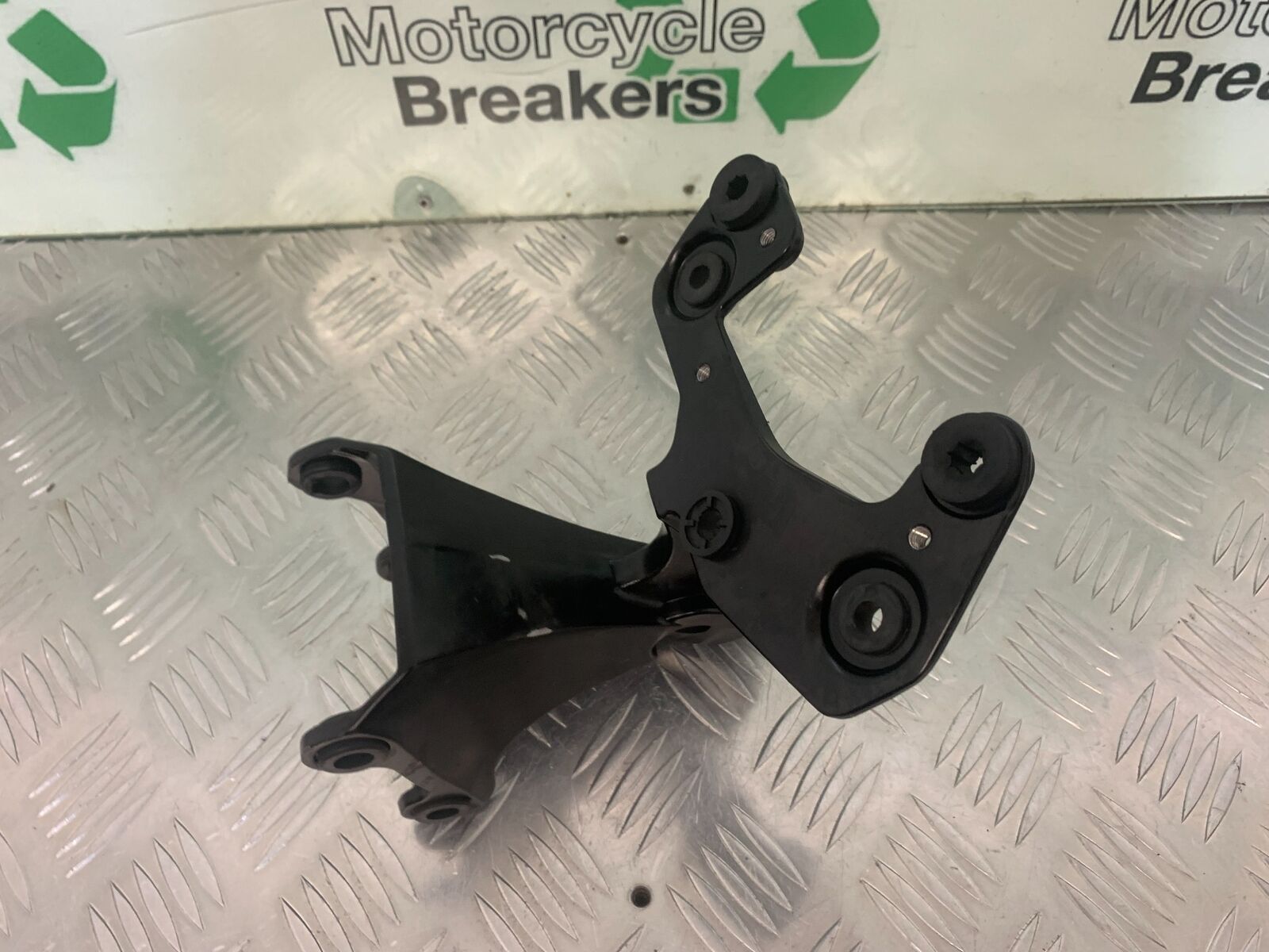 TRIUMPH 675 STREET TRIPLE RX FAIRING BRACKET YEAR 2015-17 (STOCK 971)