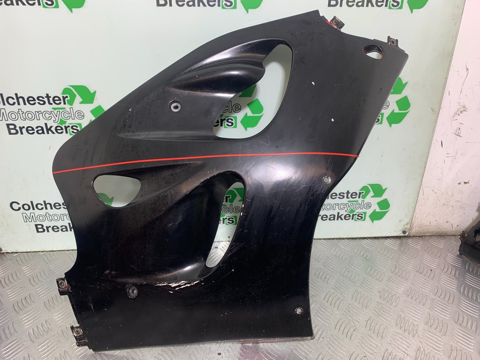 SUZUKI GSXR600 GSXR 600 SRAD RIGHT FAIRING PANEL YEAR 1997-2000 (CMB1276)