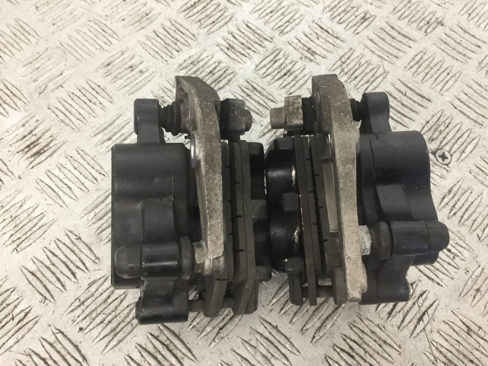 SUZUKI 650 BURGMAN FRONT BRAKE CALIPERS  YEAR 2014-2018 (STOCK 769)
