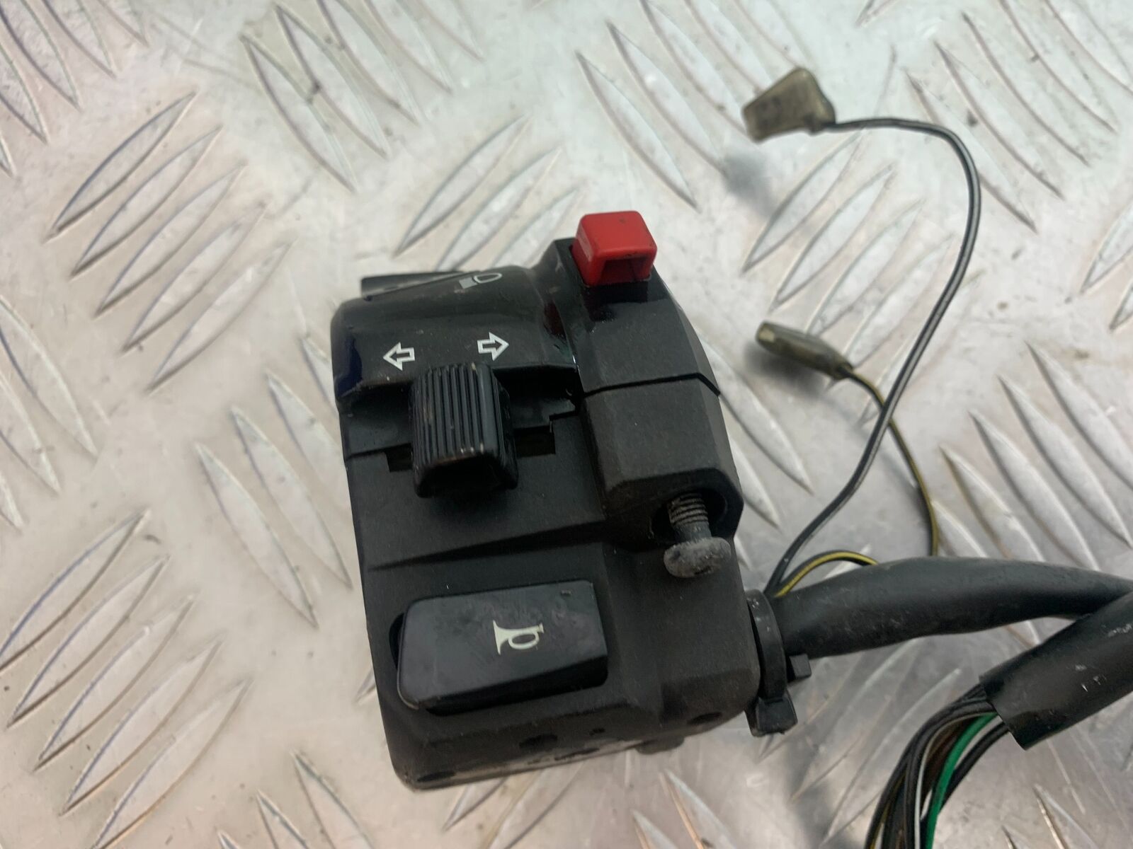 SUZUKI GSX650 F GSX 650 F LEFT SWITCH GEAR  YEAR 2008-16 (CMB1045)