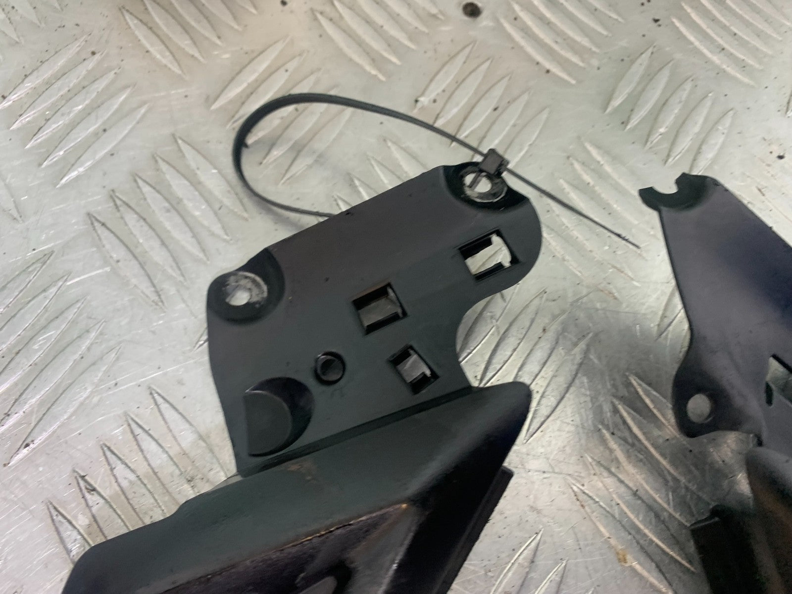TRIUMPH 675 STREET TRIPLE LEFT AND RIGHT INFILLS   2013-2016 (CMB1186)