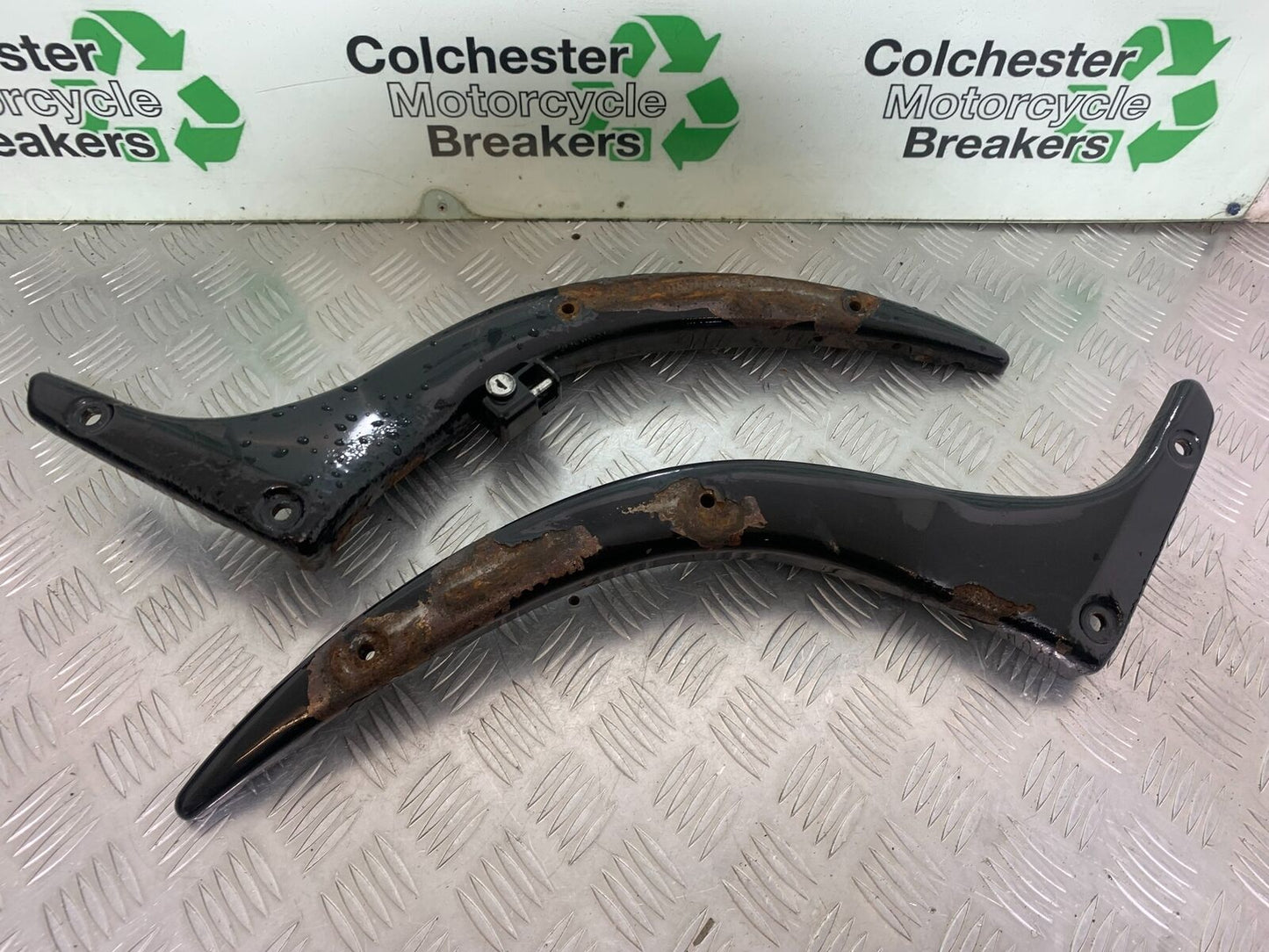 SUZUKI INTRUDER VL800 C800 REAR MUDGUARD BRACKETS   YEAR 2012-16 (CMB1039)