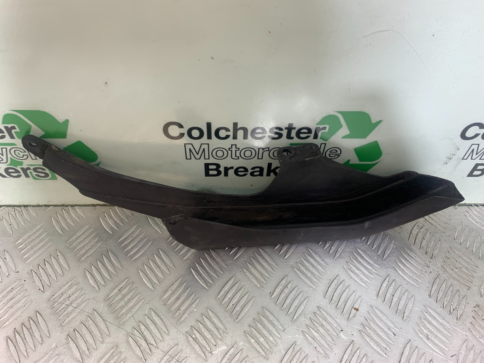 KAWASAKI ZZR1100 D CHAIN GUARD   YEAR 1993-2001 (CMB1164)